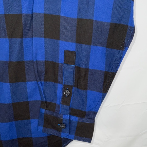 NWT Women’s Levi’s Long Sleeve Blue & Black Buffalo Plaid Flannel Shirt Large - Picture 2 of 6